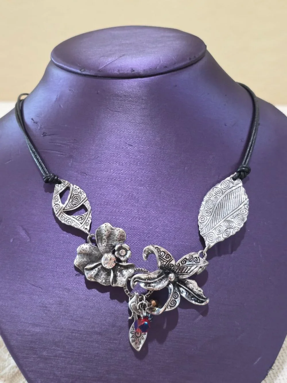 Vintage Contemporary Floral Lily Pansy Bib Charm Silver Black Statement Necklace